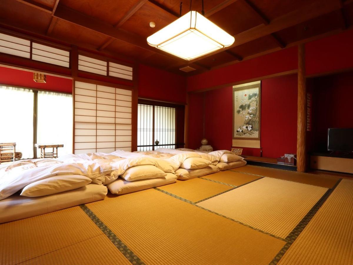 3⋆ RYOKAN KARASAWA ≡ Канандзава, Япония ≡ Lowest Booking Rates For Ryokan  Karasawa in Канандзава