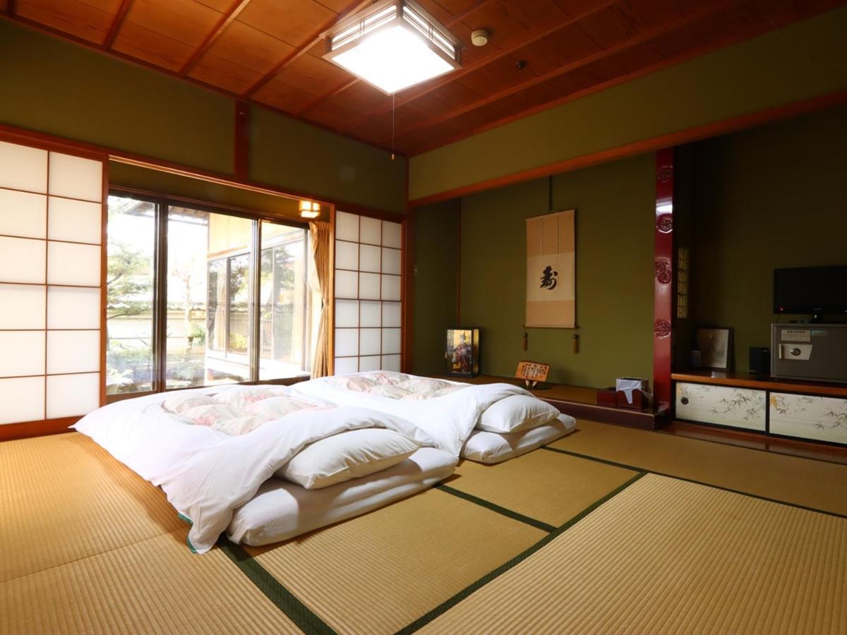 3⋆ RYOKAN KARASAWA ≡ Канандзава, Япония ≡ Lowest Booking Rates For Ryokan  Karasawa in Канандзава